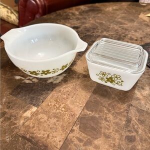 Vintage Pyrex White and Green Floral Bakeware Set (AKA Crazy Daisy)